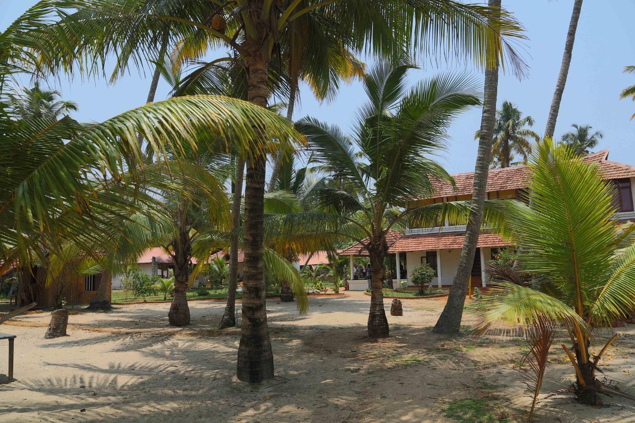 Pozhiyoram Ayurveda Beach Resort Alappuzha Εξωτερικό φωτογραφία